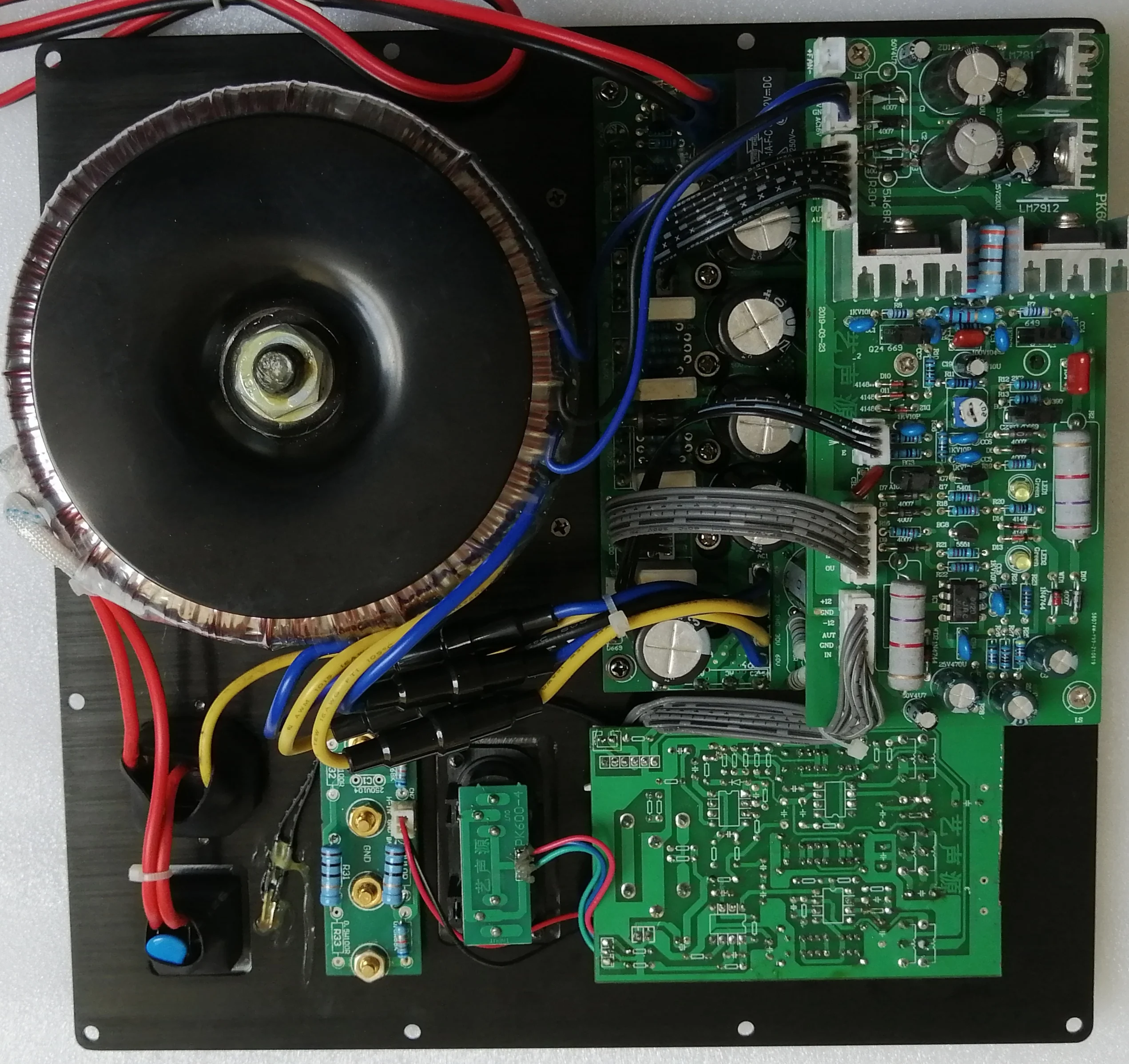 Super power 1000W active subwoofer amplifier board ,low pass filter subwoofer ,subwoofer power amplifier