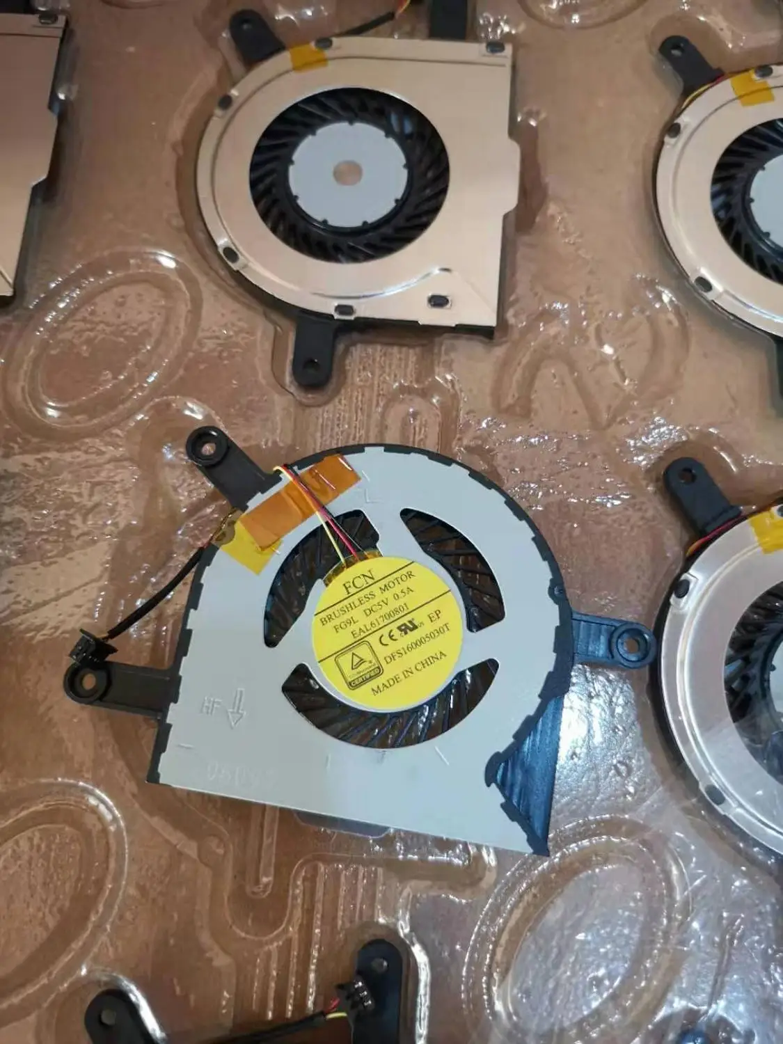 

FCN DFS160005030T FG9L DC 5V 0.5A Server Cooling Fan