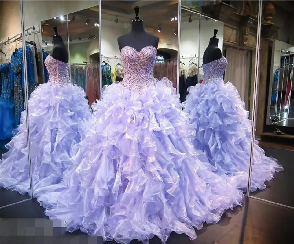 Sweet 16 Princess Quinceanera abiti Sexy Sweetheart Tulle abito da ballo formale da spettacolo per ragazze Vestidos De Anos Robe Ivoire