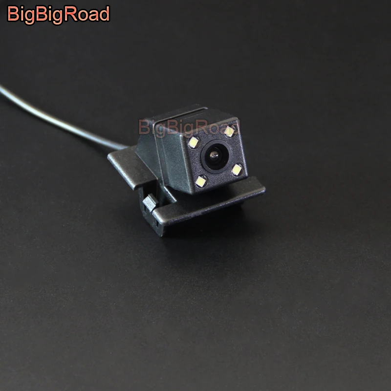 

BigBigRoad Car Rear View Camera For Mazda Demio 2 Mazda2 DJ 5-Door Hatchback with 28 Pins adapter Original Monitor Compatible