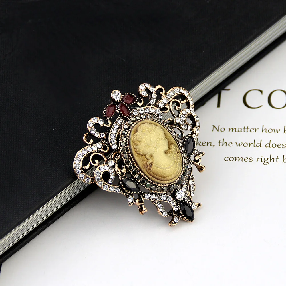 Sunspicems Vintage Victoria Head Brooch Pin for Women Retro Gold Color Resin Rhinestone Ethnic Banquet Lapel Jewelry Party Gift