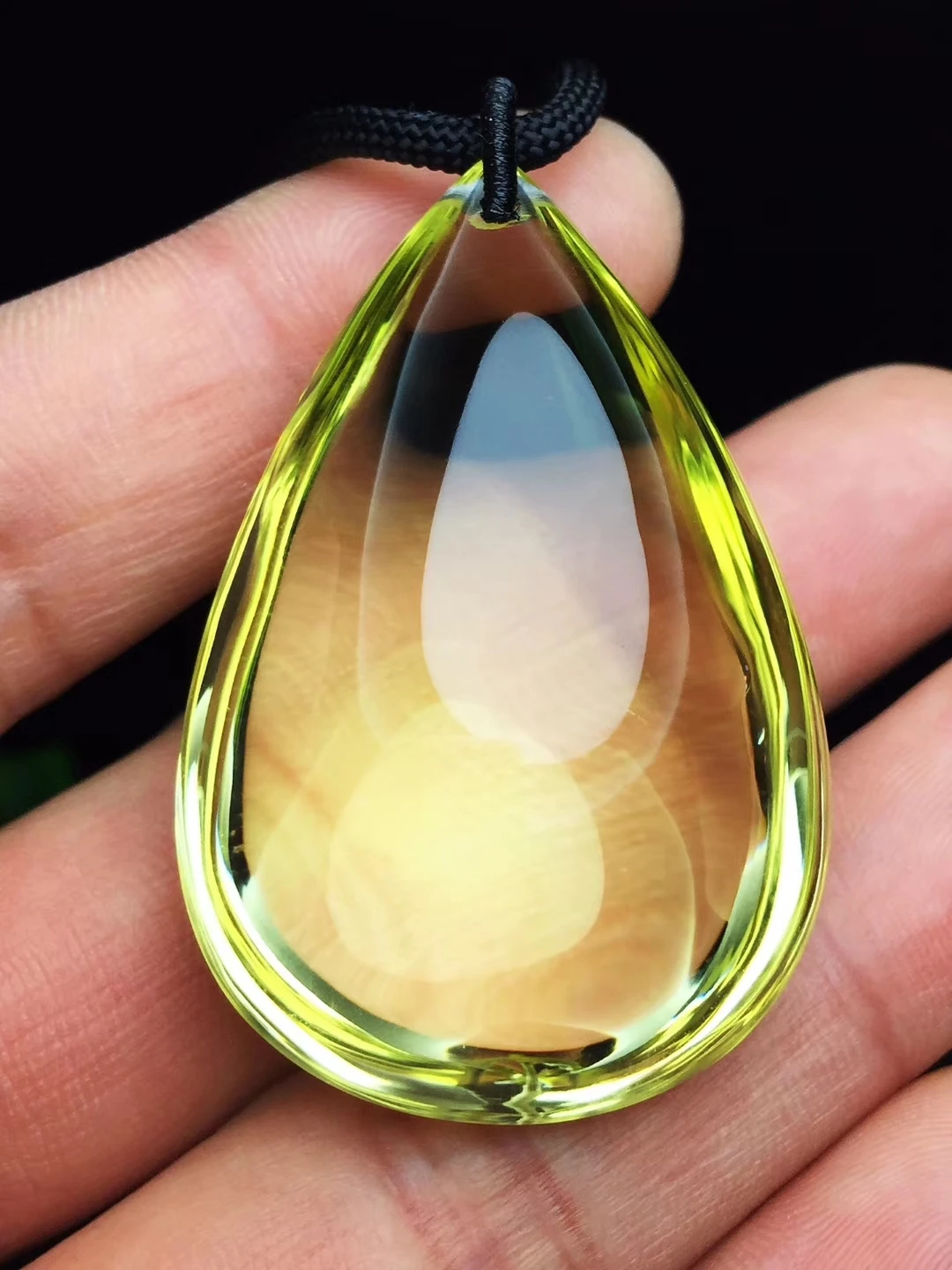 천연 황수정 석영 크리스탈 여성 펜던트 48*32*21mm 보석 황수정 부유 한 구슬 목걸이 정품 AAAAA