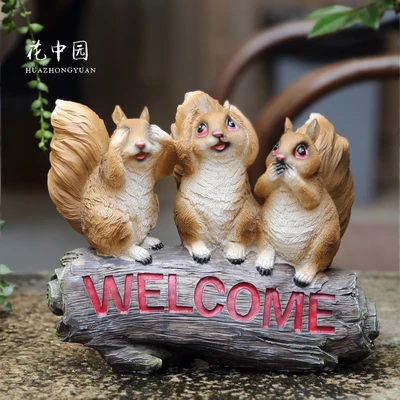 Squirrel Raises Welcome Brand Arrangements Resin Crafts Garden Decoration Hanging Sculpture Bundled  Statue  Studio