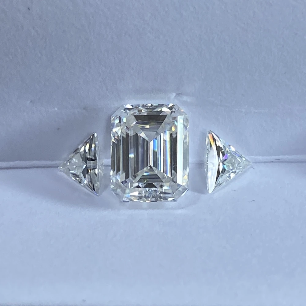 Meisidia 8X10mm Emerald Cut 4 Carat With 2 Piece  5X5mm Triangle Loose Moissanite Diamond Stone