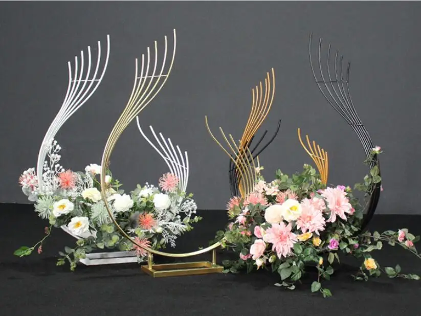 New wedding wrought iron props Peacock Flower arc table flower arrangement Flower wedding scene layout road guide