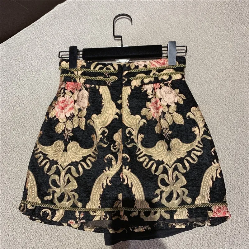 Vintage Mini Trousers Flowers Embroidery High Waist A Line Shorts Skirts Women Slim Fit Zipper Asymmetrical Design Luxury Shorts