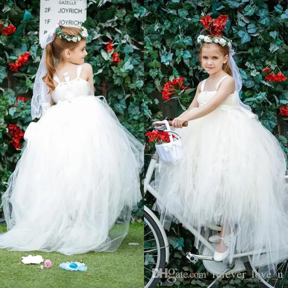 Lovely Ivory Tulle Flower Girl Dresses Cheap High Quality Kids Formal Wear with Straps and Sash Wedding Party Little Girl Gowns