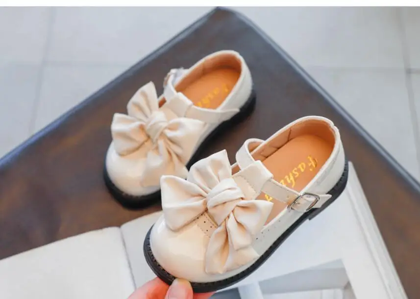 Scarpe da principessa per bambini per ragazze sandali Bowknot scarpe da ragazza Glitter lucido strass Enfants Fille scarpe eleganti da festa femminile