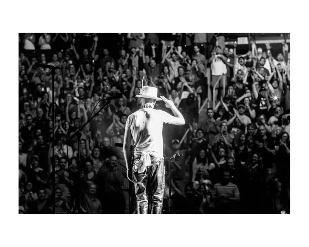 

Tragically Hip's final concert of the 'Man Machine Poem Art Poste Print Canvas Wall Art Picture Painting 12 24 36 47 Inches