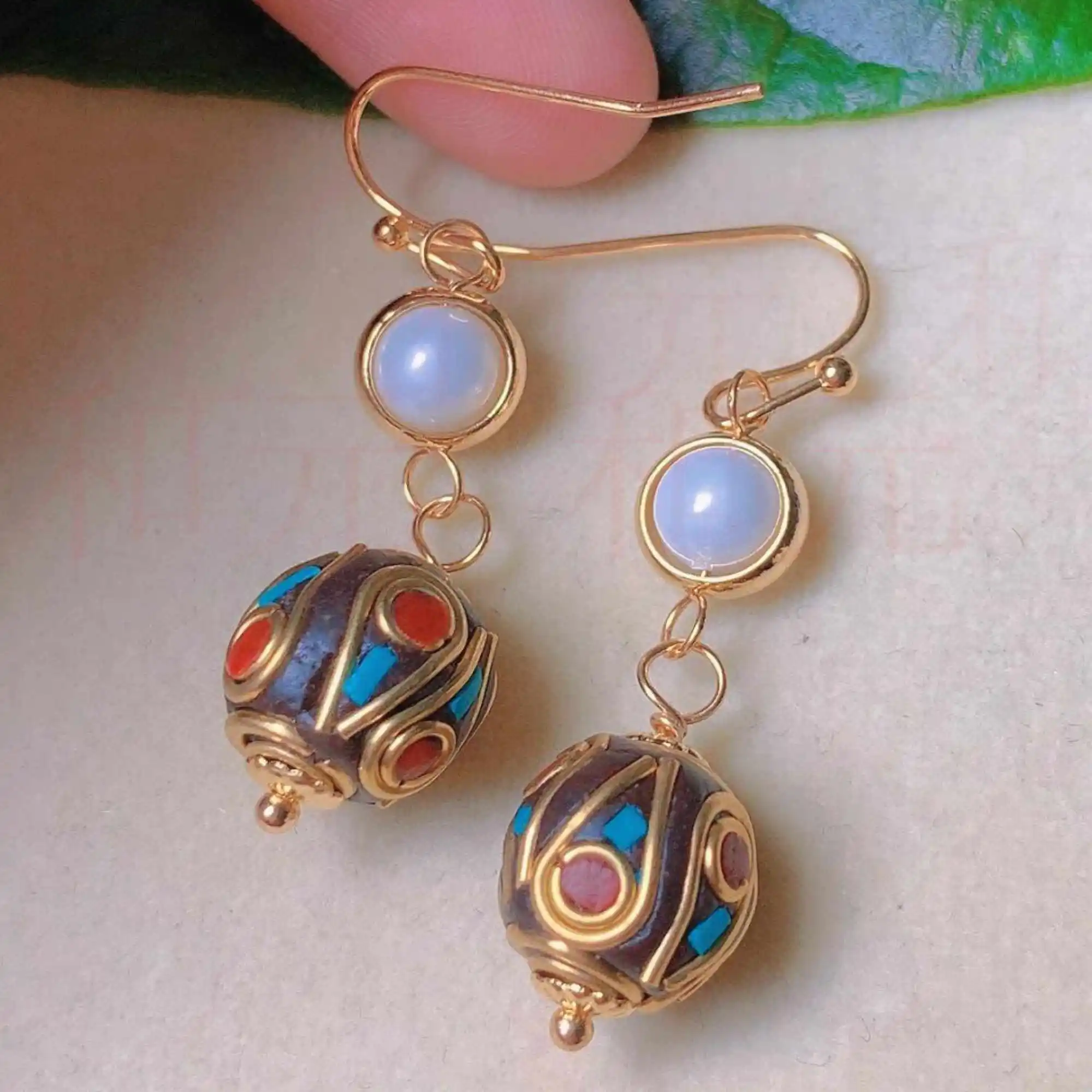 

Fashion natural white round pearl gold Nepal bead earrings gift Freshwater Party New Cultured