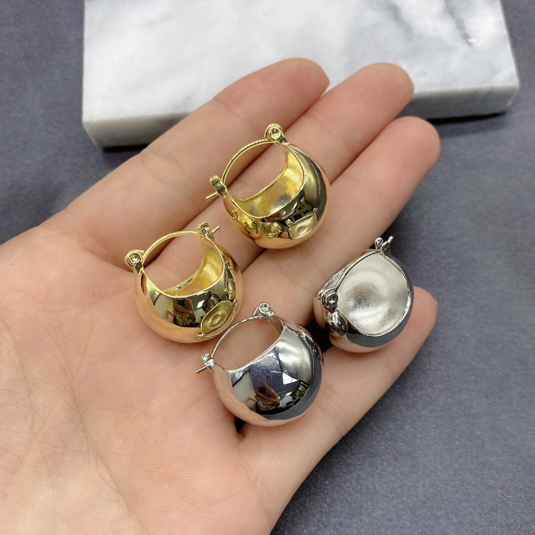 

5Pirs/Lot High Quality Best Price Tiny Bucket Style Sweet Earrings