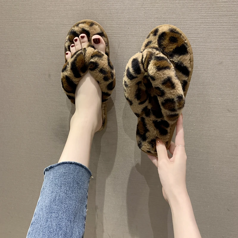 

New Herringbone Leopard Print Plus Velvet To Keep Warm, Plush Fashion, Outdoor Wear Indoor Flat-bottomed Non-slip Slippers Women
