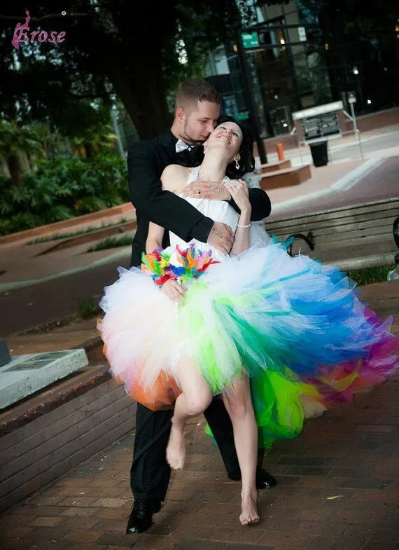 Gaun Pengantin Tulle Renda 2015 Gaun Pengantin Warna Pelangi Belakang Panjang dan Pendek Halter Gaun Pengantin Warna Warni Buatan Khusus