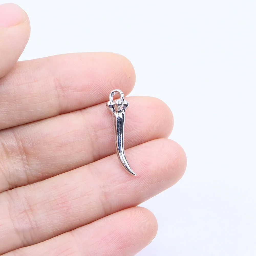 Eruifa 20 قطعة 20 مللي متر شعبية طويلة الفلفل سبائك الزنك مجوهرات Charms بها بنفسك Charms قلادة النساء فتاة قلادة ، القرط سوار 2 ألوان