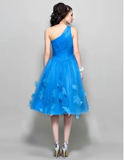 A-lijn 1950S Blauw Cocktail Party Prom Jurk Een Schouder Mouwloze Knie Lengte Tule Met Ruches 3D Bloemen Robe De soriee