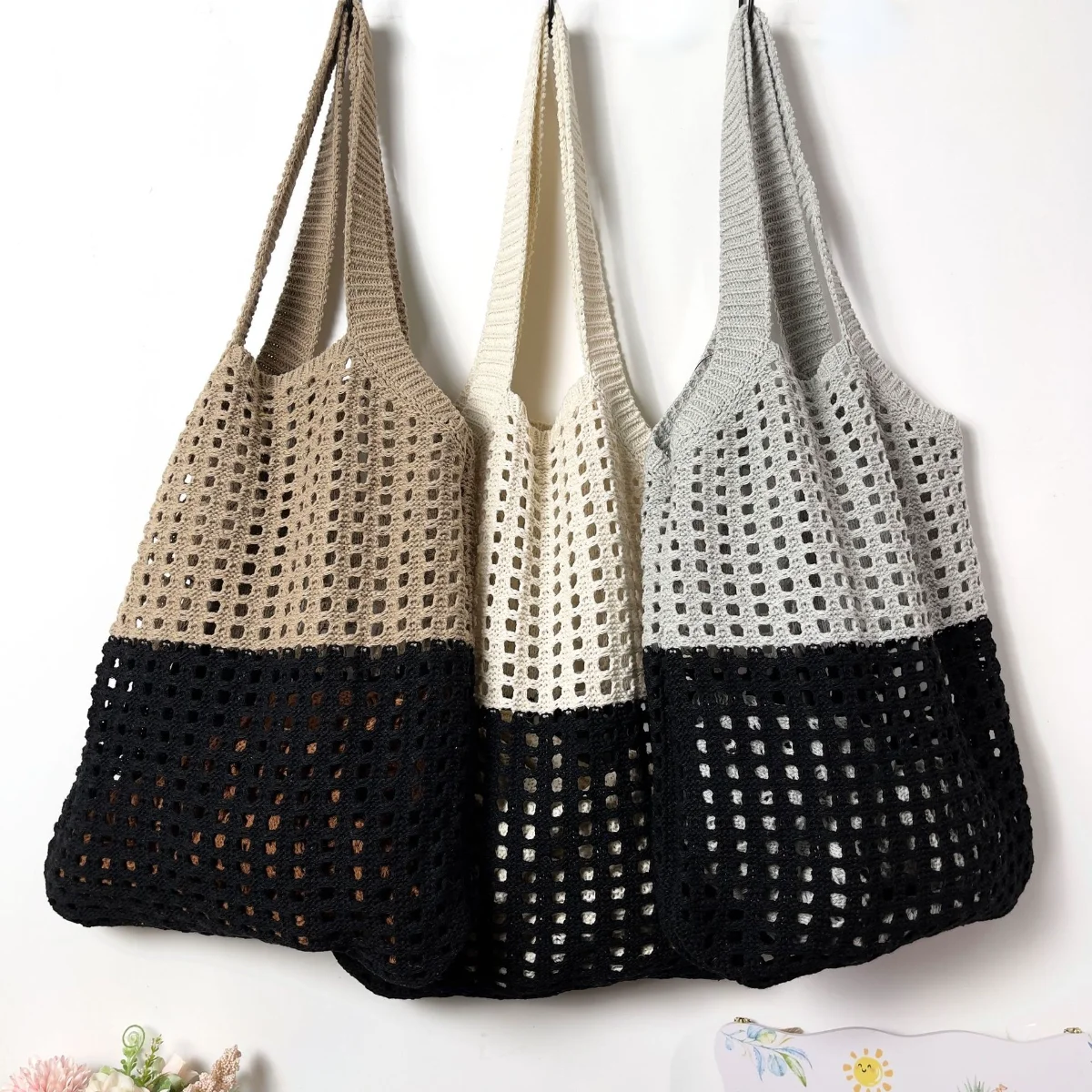 

Women Knitted Tote Bag Hollow Retro Handbag Simple Casual Big Capacity Shoulder Bag Contrast Korean Fashion Bag