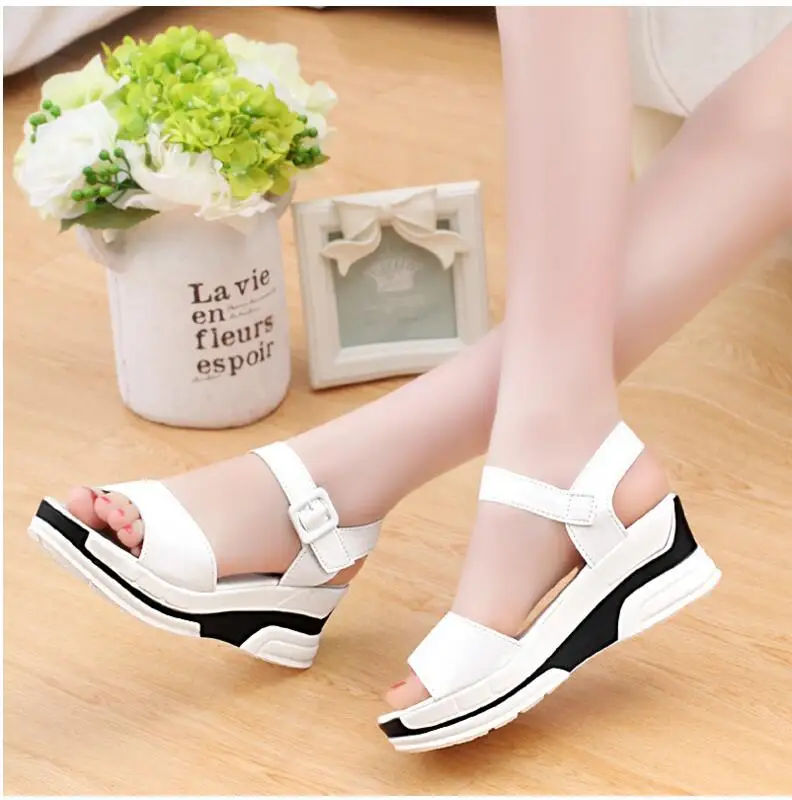 2019Summer shoes woman Platform Sandals Women Soft Leather Casual Open Toe Gladiator wedges Trifle Mujer Women Shoes Flats