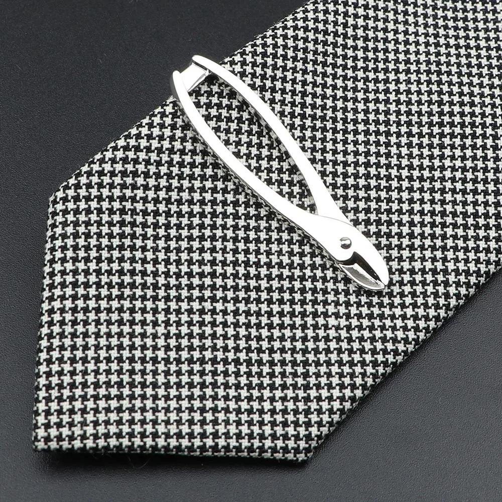 1 Piece Chrome Stainless Tie Clips Scissors Shovel Wrench Scissors Saw Shape Metal Tie Clip for Men Necktie Clips Pin Men\'s Gift