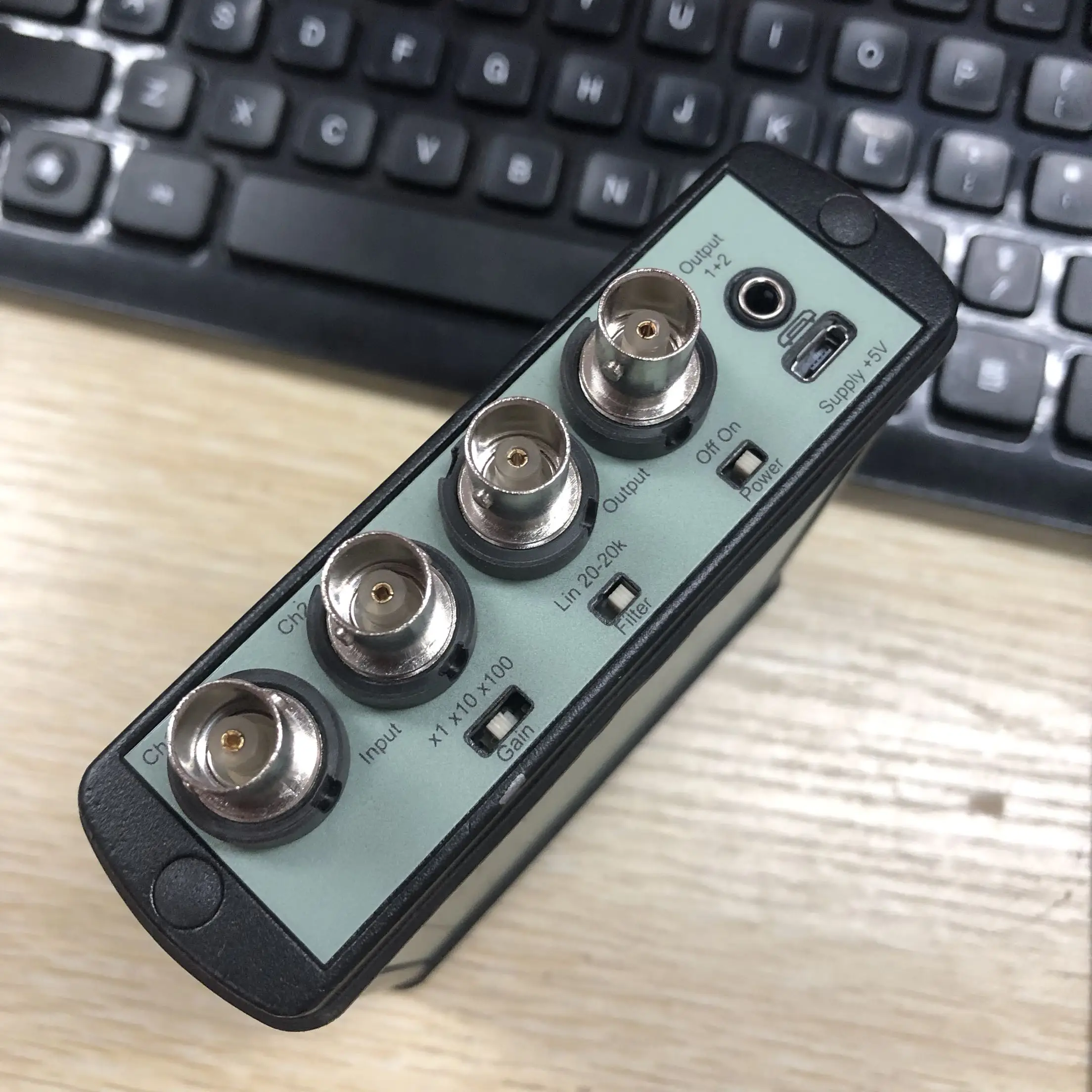 Amplificador de señal B & K1704-C-102 danés, segunda mano, sin estrenar