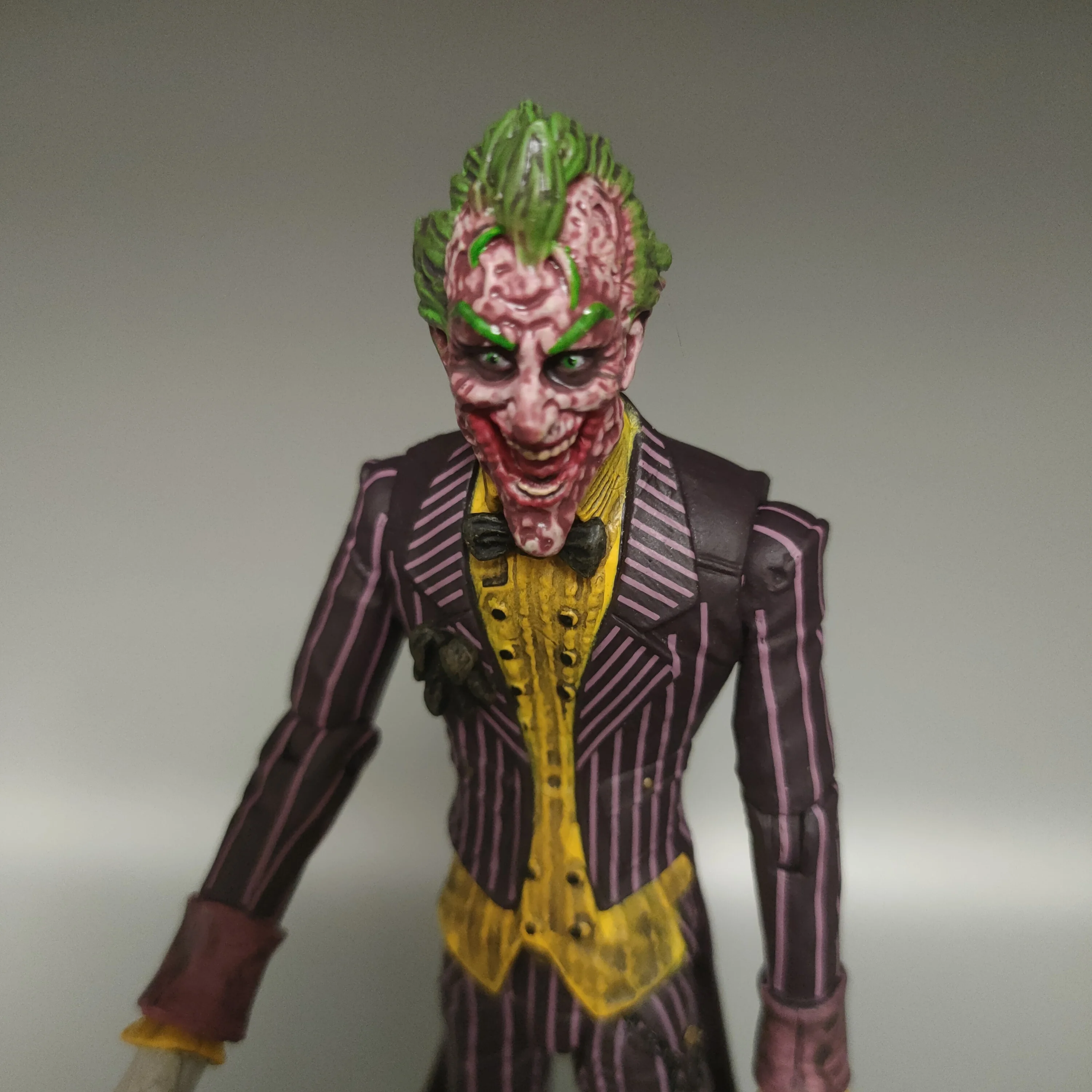 DCC 수집품 조크 맨 트위스트 페이스 액션 피규어