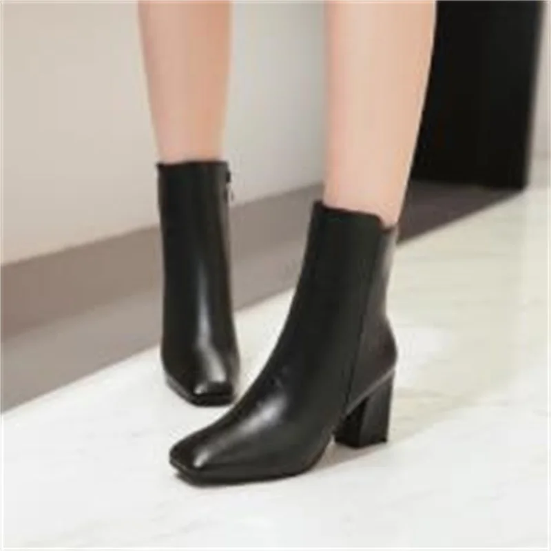 

Women's Head Low Barrel Simple Leather Boots Autumn And Winter New Foreign Trade Short Boots Thick Heel Versatile Boots