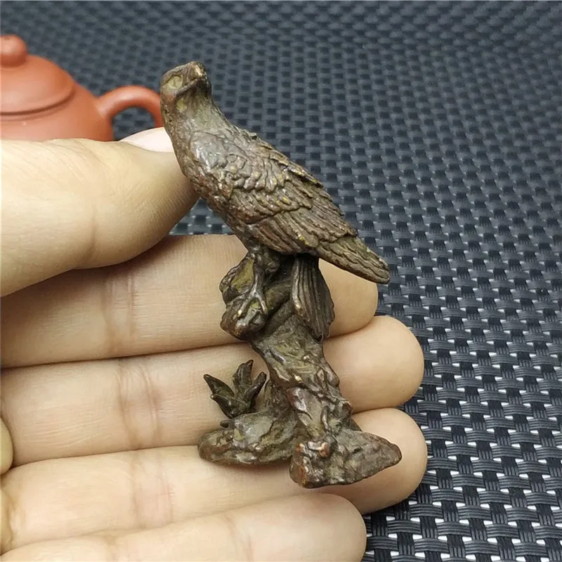 

small ornaments solid flying bird Pure brass eagle animal statue home feng shui decoration copper carving collection gift