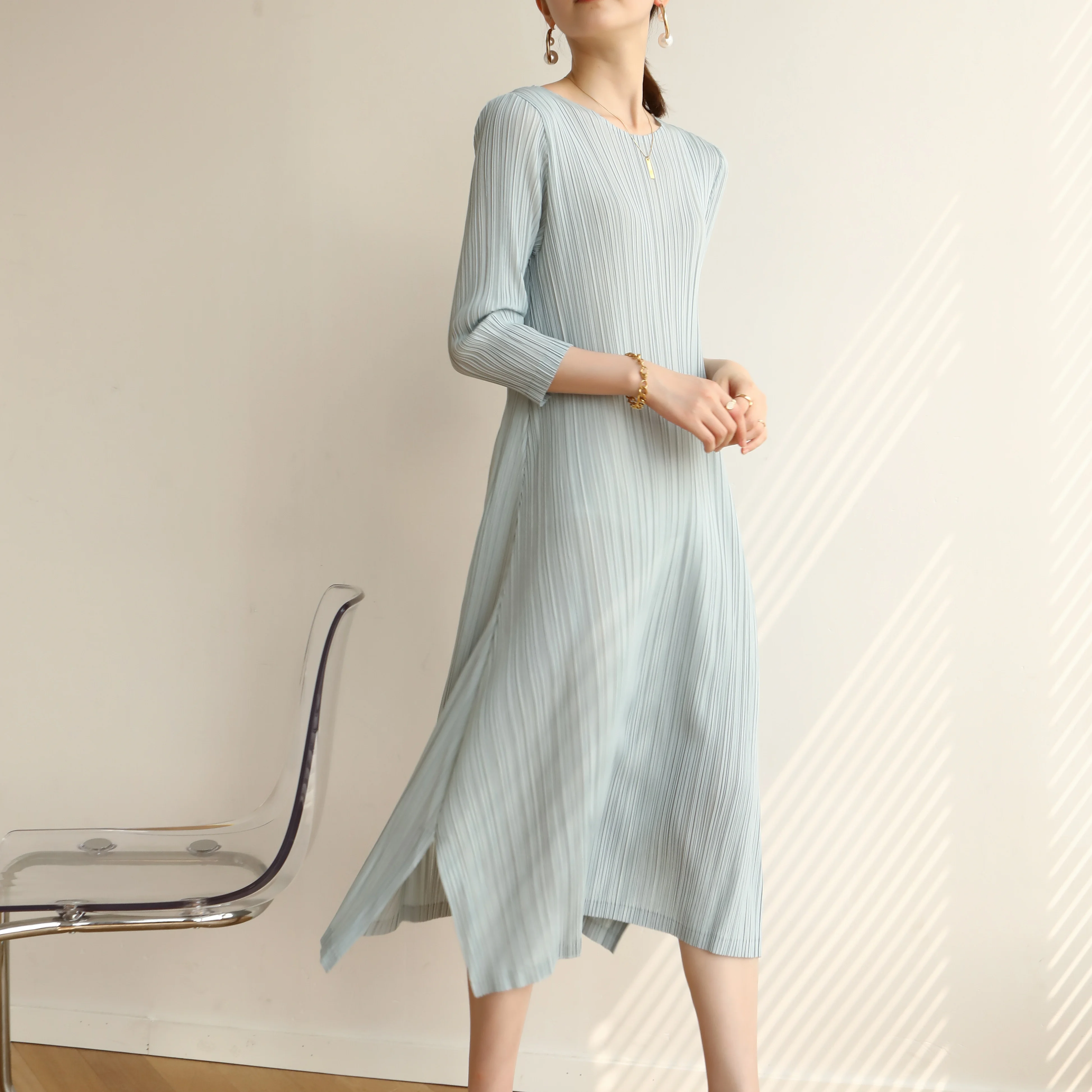 

Miyake pleated temperament commuting style large size long dress for autumn and spring 2022