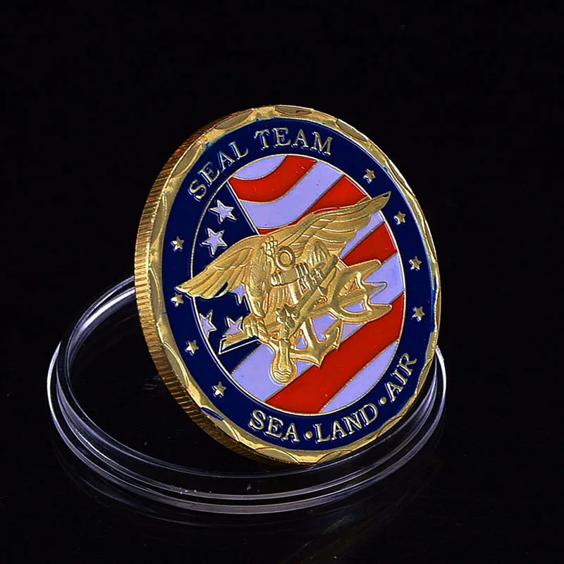 コインとミリタリーコインの形をしたコイン,ゴールドメッキのコイン部門