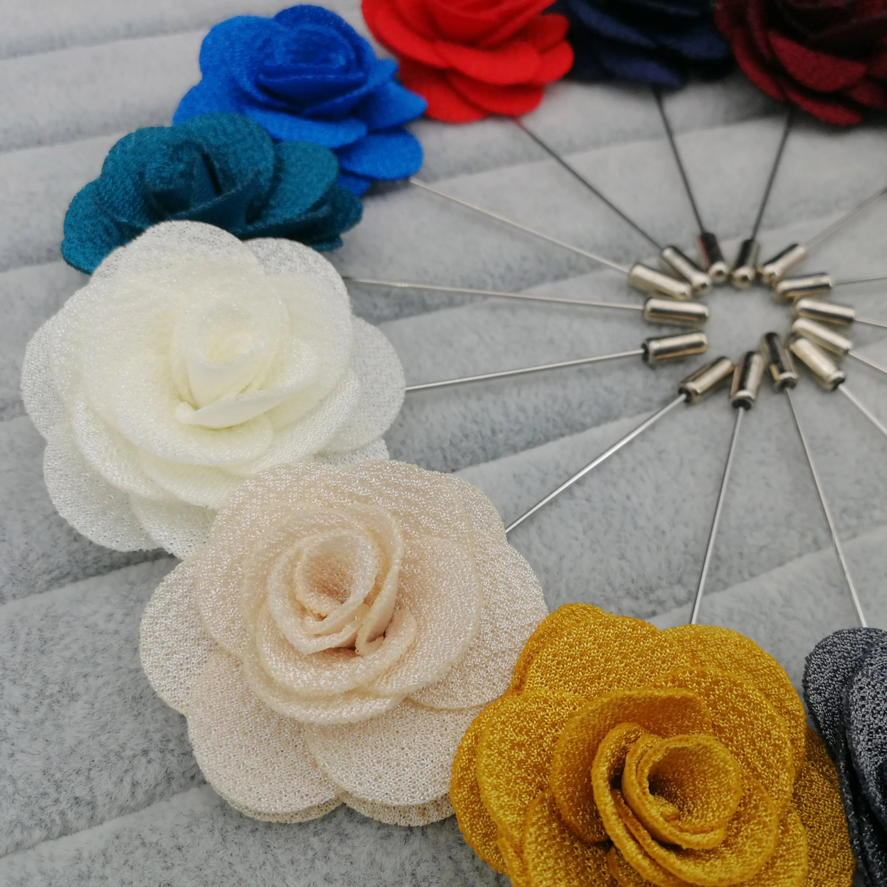 Fabric Flower Brooches for Women Brooch Pins Suits Decoration Lapel Pins For Men Brooch for Suits Accessories in GiftBox