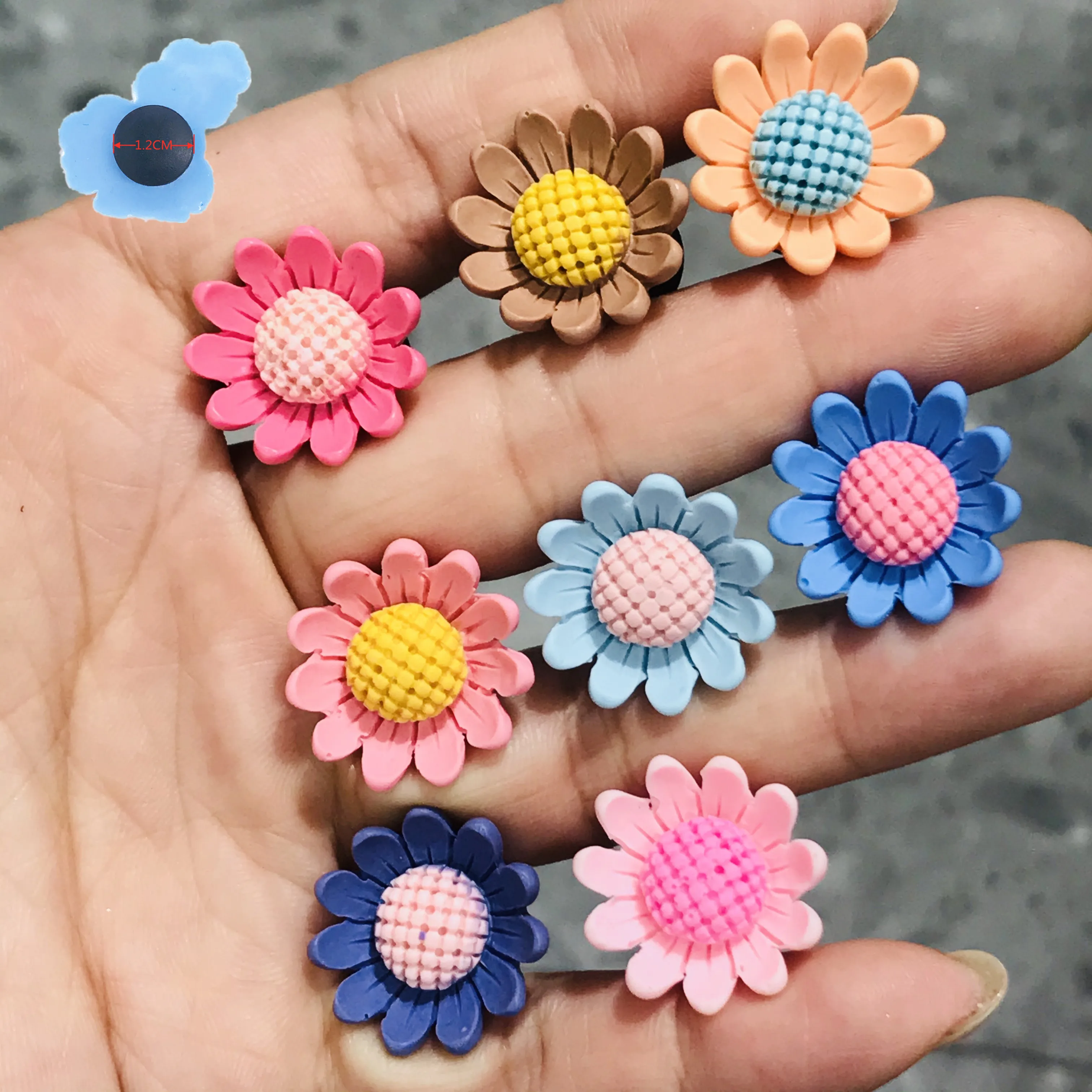 Hot Selling 1PCS Multicolor Sunflower Children Shoes Accessories Resin Shoe Charms Boys Girls Shoes Clog Party Presents