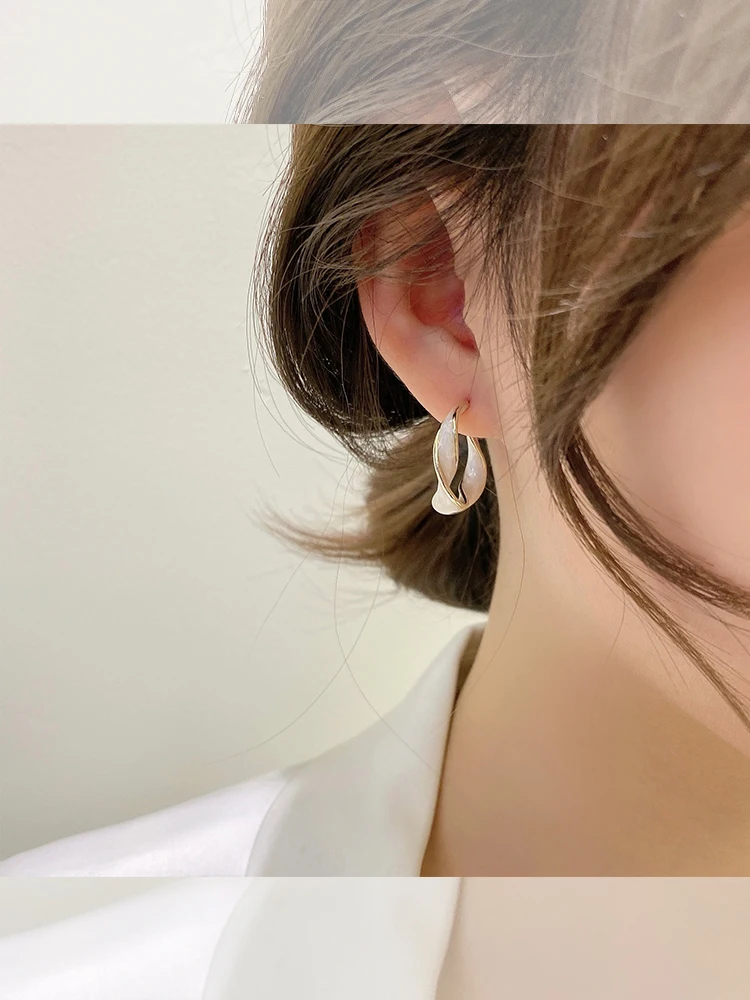 2024 New Trend Round Enamel French Hoop Earrings Korean Temperament Net Red Fashion Women\'s  Light Luxury Earrings White Green