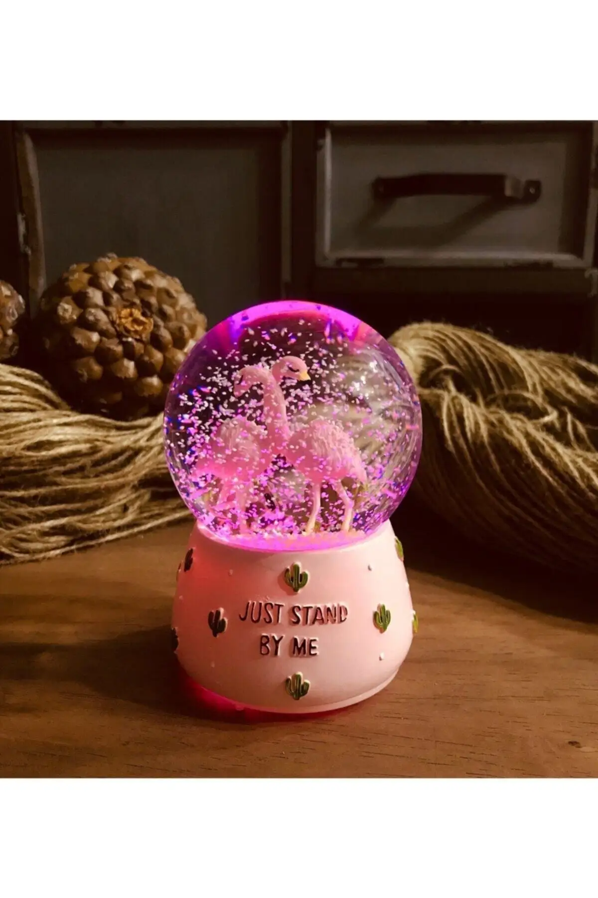 

Color Changing Light Music Flamingo Snow Globe Snow Globe Crystal Balls Magnetic Globes Gift Items Home Office Decoration