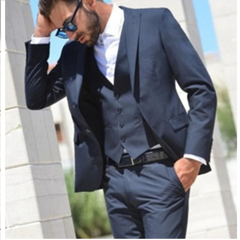 

Cheap Custom Made Two Buttons Navy Blue Wedding Men Suits Peak Lapel Three Pieces Business Groom Tuxedos (Jacket+Pants+Vest)
