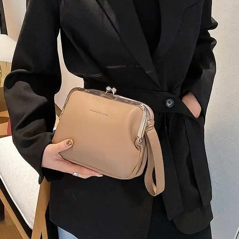 Fashion Autumn Winter Shoulder Bag Female PU Leather Crossbody Bag Simple Solir Color Clip Messenger Bag Lady Handbag Purse sac