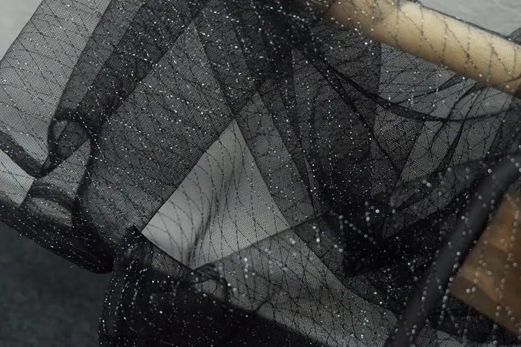 150cm Wide 1meter/lot Thin Tulle Fabric Veil Lace Fabric Material Grid Black White Gold Silver Thread Decoration X1087