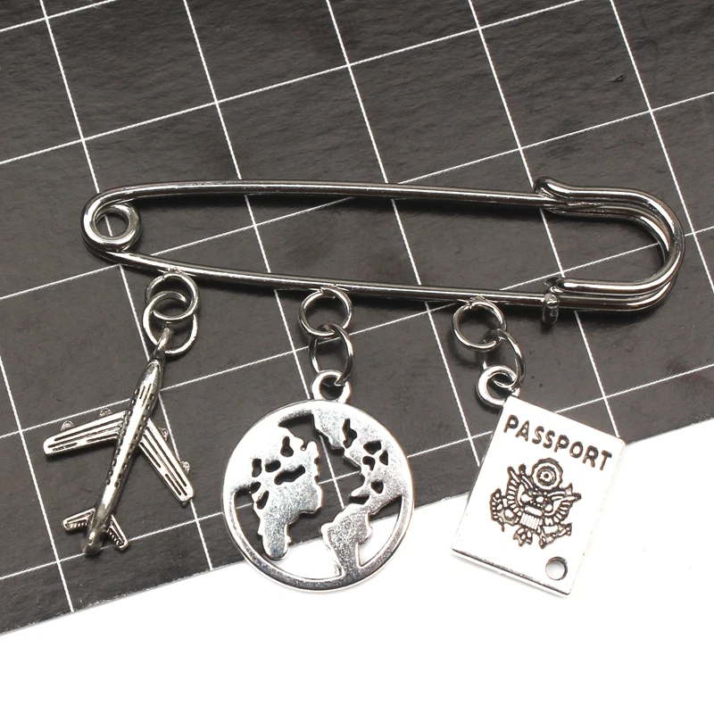 Hot Travel Brooch Passport and Airplane Pendant Earth Pendant Stewardess Gift Handmade Brooch Travel Souvenir Gift Bag Jewelry