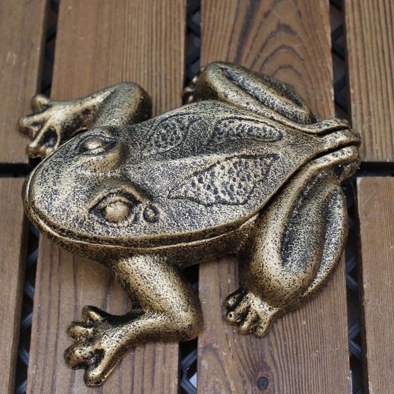 Retro Gold Frog Snail Cast Iron Trinket Box European Farm House Accents Handmade Home Tabletop Decor Animal Storage Jewelry Case