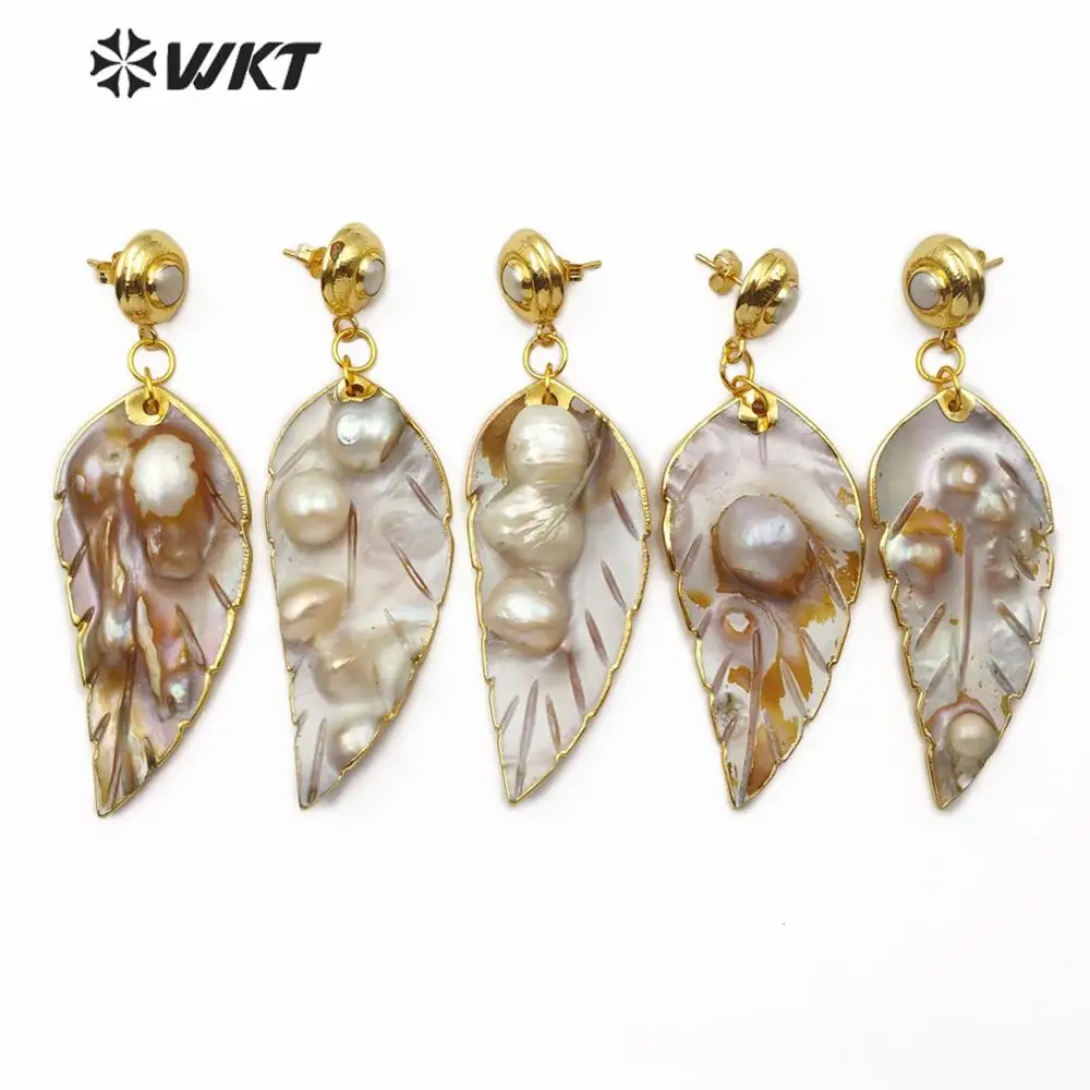 WT-E572 Wholesale Natural Mother of  Pearl Earrings Carved Feather Shape With Gold Edged Fashion Woman Sea Shell Jewelry