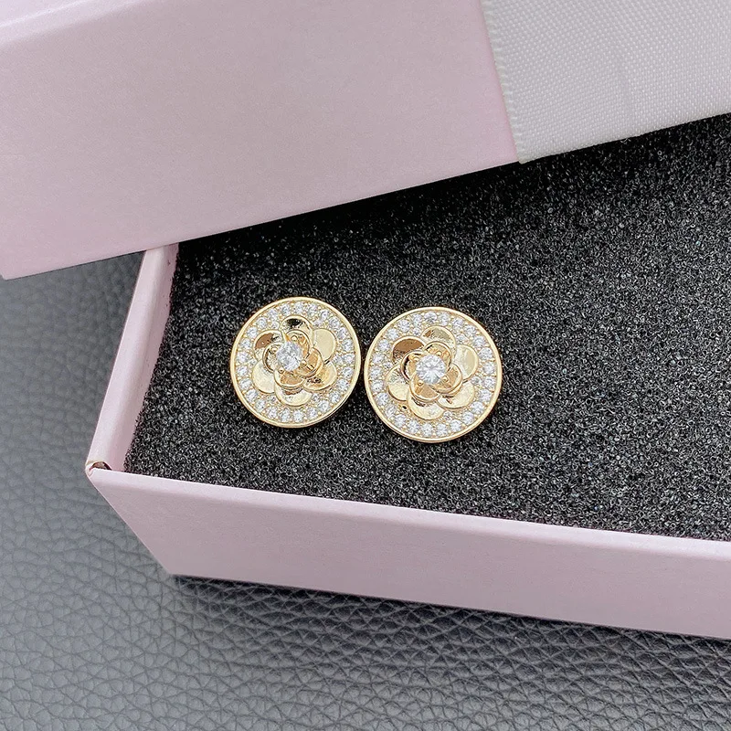 Woman 18k goldreal gold Stud Earrings Unusual Earings Trend Piercing Small Crystal Vintage Ear Cuffs For Party Women\'s Jewelry