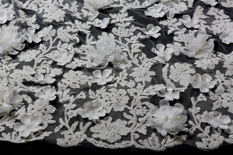 New Arrival Ivory Cathedral Wedding Veils Lace Appliques 3D Flower Sexy Bridal Veil with Comb Bride Wedding accessories