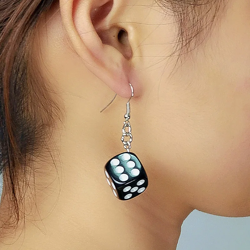 Aihua Heißer Verkauf Weiß Schwarz Farbe Platz Würfel Ohrringe für Frauen Lustige Digitale Würfel Ohrringe Femme Bijoux Brincos Berloques – Detail 3