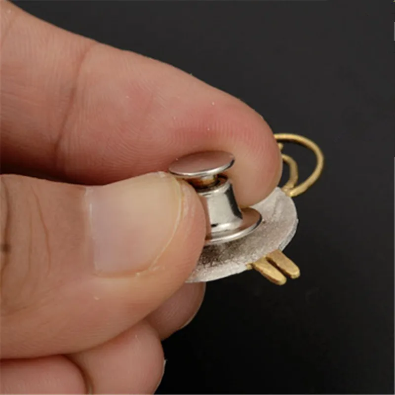 10/20/50/100 sztuk/zestaw metalowa broszka Pin tylne blokujące Keepers bezpieczne blokowanie sprzęgła Deluxe Pin BacK odznaka wisiorki dla DIY biżuteria — zdjęcie 5
