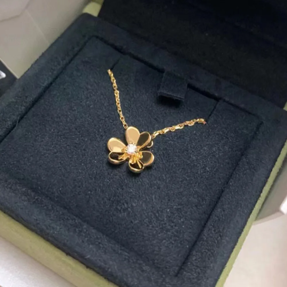 European Fashion Luxury Goods Gold Lucky Grass Necklace For Women S925 Sterling Silver Exquisite Sweet  Romantic Fairy Platinum