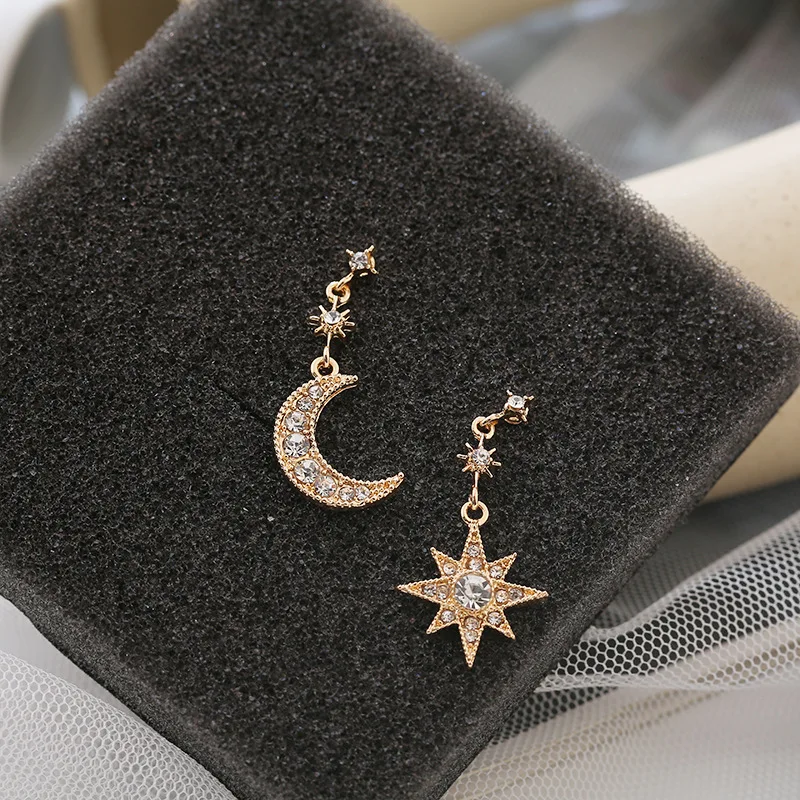 Korean Version Of Earrings 2020 Fashion New Earrings Net Red Was Thin Goddess Star Crescent Moon Shine Asymmetric Earrings