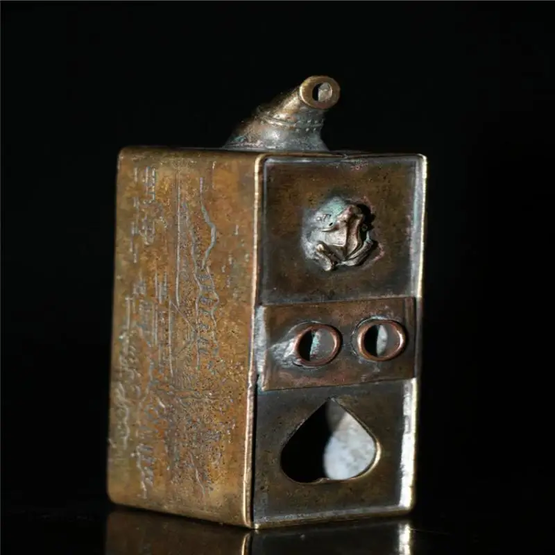 Chinese Antique Brass Carved Yide Court Three-Eyed Frog Water Drops Pot Box Ink Box Calligraphy Supplies Study Decoration
