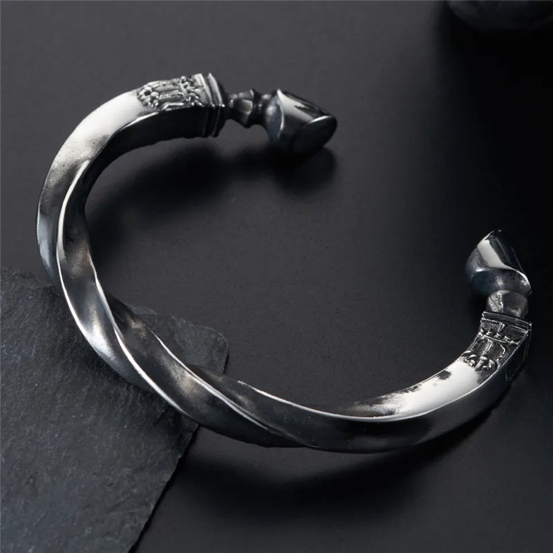 Vintage Titanium Steel War Horse Horseshoe Men Bracelet Trendy Domineering Twist Open Boys Bracelet Party jewelry