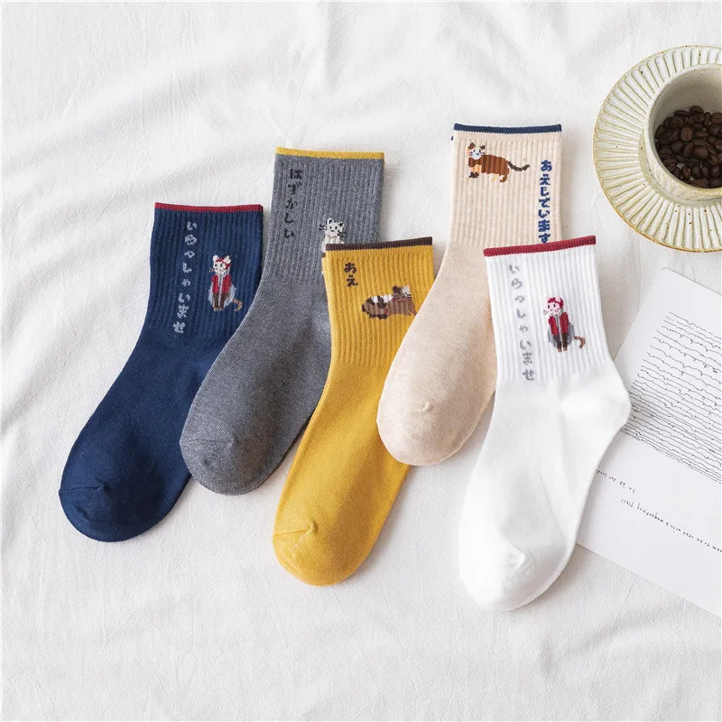 The New Women Cotton Socks Personality Hot Stamping Female Middle Tube Cartoon Animals Retro Style Student Socks Hot Sale