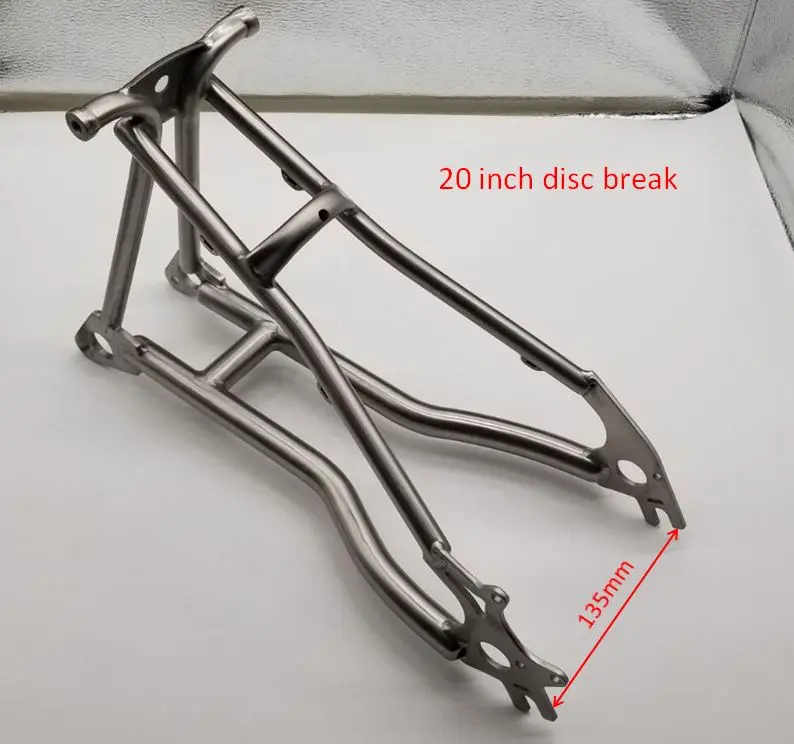 チタン製リアトライアングルはブロンプトンバイクに適合、幅135mm
