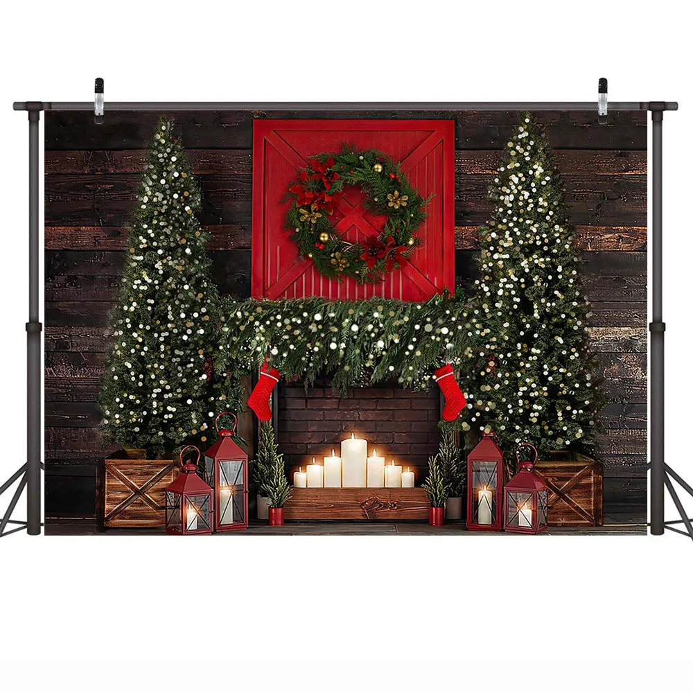 소박한 벽난로 촛불 사진 배경, 크리스마스 트리 양말, 겨울 파티 배경 장식, 어두운 다크 브라운 나무 화환 사진