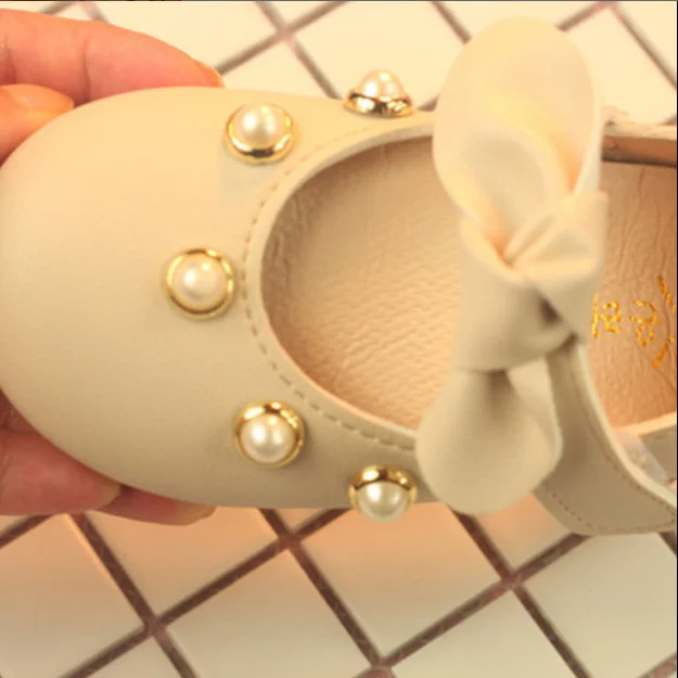 2019 spring and autumn children leather shoes Little princess soft bottom cute shoes with bow girl flats